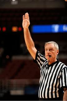 therapist as referee in couples therapy article